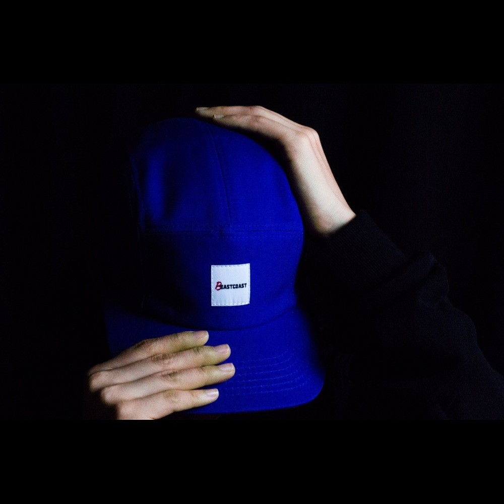 5 Panel Caps w/ leather strap & green brim